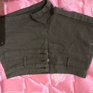 Army green high waisted shorts